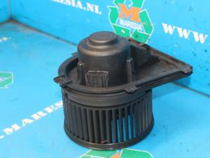 Gebruikte Aanjager Seat Leon (1M1) 1.6 16V Prijs € 8,40 Margeregeling aangeboden door Maresia Auto Recycling B.V.