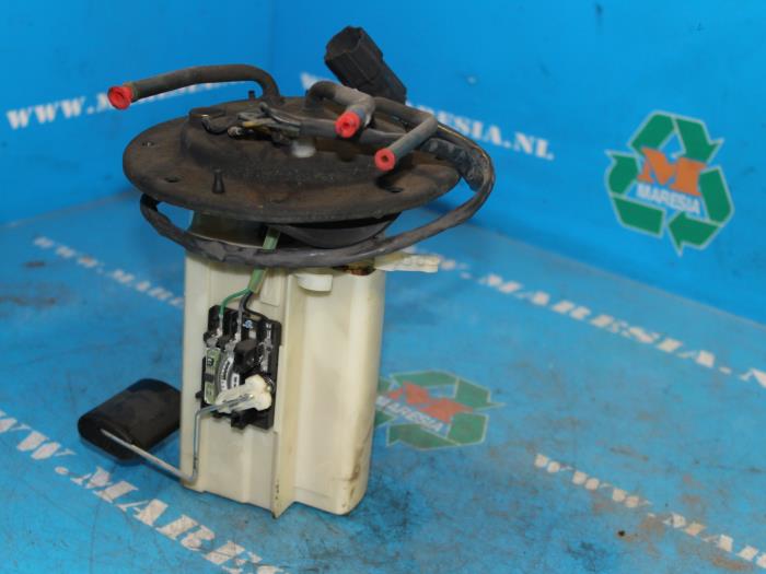 Gebruikte Tank element Pomp Hyundai Trajet 2.0 16V Prijs € 21,00 Margeregeling aangeboden door Maresia Auto Recycling B.V.