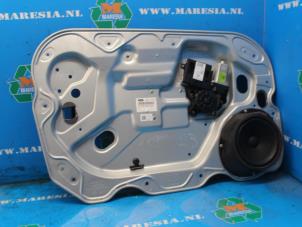 Gebruikte Ruitmechaniek 4Deurs links-voor Ford Kuga I 2.0 TDCi 16V 140 Prijs € 78,75 Margeregeling aangeboden door Maresia Auto Recycling B.V.