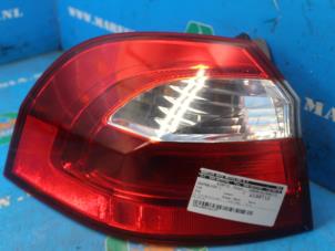 Gebruikte Achterlicht links Kia Rio III (UB) 1.1 CRDi VGT 12V Prijs € 52,50 Margeregeling aangeboden door Maresia Auto Recycling B.V.