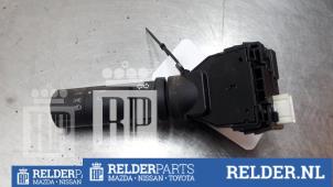 Gebruikte Knipperlicht Schakelaar Nissan Pathfinder (R51) 2.5 dCi 16V 4x4 Prijs € 36,00 Margeregeling aangeboden door Relder Parts B.V.