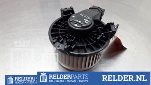 Gebruikte Chaufage Ventilatiemotor Toyota Yaris III (P13) 1.0 12V VVT-i Prijs € 35,00 Margeregeling aangeboden door Relder Parts B.V.