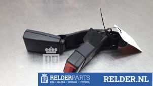 Gebruikte Veiligheidsgordel Insteek links-achter Toyota Avensis Wagon (T27) 2.0 16V D-4D-F Prijs € 25,00 Margeregeling aangeboden door Relder Parts B.V.