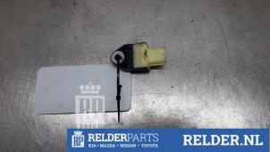 Gebruikte Airbag Sensor Toyota Prius Plus Prijs € 23,00 Margeregeling aangeboden door Relder Parts B.V.