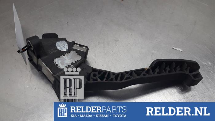 Gebruikte Sensor Gaspedaalpositie Toyota Yaris II (P9) 1.3 16V VVT-i Prijs € 45,00 Margeregeling aangeboden door Relder Parts B.V.