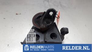 Gebruikte Motorsteun Nissan X-Trail (T30) 2.0 16V 4x4 Prijs € 32,00 Margeregeling aangeboden door Relder Parts B.V.