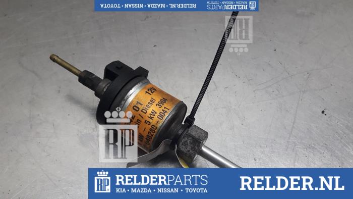 Gebruikte Opvoerpomp Toyota Avensis Wagon (T25/B1E) 2.0 16V D-4D Prijs € 32,00 Margeregeling aangeboden door Relder Parts B.V.
