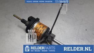 Gebruikte Opvoerpomp Toyota Avensis Wagon (T25/B1E) 2.0 16V D-4D Prijs € 32,00 Margeregeling aangeboden door Relder Parts B.V.