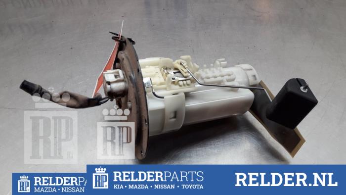 Gebruikte Tank element Pomp Toyota Avensis Verso (M20) 2.0 16V VVT-i D-4 Prijs € 45,00 Margeregeling aangeboden door Relder Parts B.V.