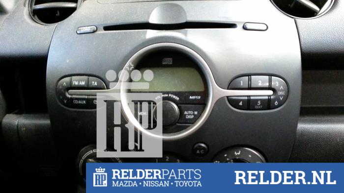 Radio CD Speler van een Mazda 2 (DE) 1.4 CDVi 16V 2009