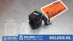 Gebruikte Relais Toyota Corolla Verso (R10/11) 1.8 16V VVT-i Prijs € 32,00 Margeregeling aangeboden door Relder Parts B.V.