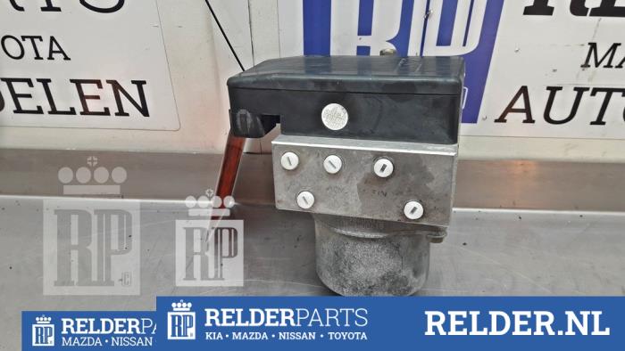 Gebruikte ABS Pomp Toyota Land Cruiser 90 (J9) 3.0 TD Prijs € 113,00 Margeregeling aangeboden door Relder Parts B.V.