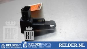 Gebruikte Luchthoeveelheidsmeter Toyota Land Cruiser (J12) 3.0 D-4D 16V Prijs € 25,00 Margeregeling aangeboden door Relder Parts B.V.