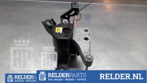 Gebruikte Motorsteun Toyota RAV4 (A4) 2.5 Hybrid 16V VVT-i 4x4 Prijs € 68,00 Margeregeling aangeboden door Relder Parts B.V.