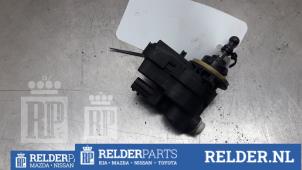 Gebruikte Motor Koplamp Toyota Auris (E15) 1.8 16V HSD Full Hybrid Prijs € 23,00 Margeregeling aangeboden door Relder Parts B.V.