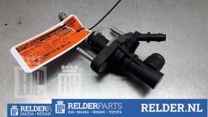 Gebruikte Koppeling Hoofd Cilinder Toyota Yaris III (P13) 1.0 12V VVT-i Prijs € 32,00 Margeregeling aangeboden door Relder Parts B.V.