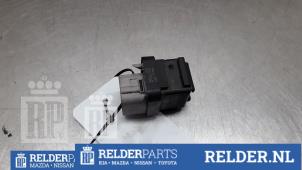 Gebruikte Relais Toyota Auris (E15) 1.4 D-4D-F 16V Prijs € 32,00 Margeregeling aangeboden door Relder Parts B.V.