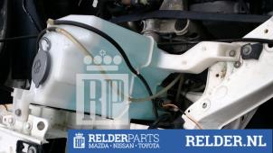 Gebruikte Ruitensproeiertank voor Nissan NV 200 Evalia (M20M) 1.5 dCi 90 Prijs € 27,00 Margeregeling aangeboden door Relder Parts B.V.