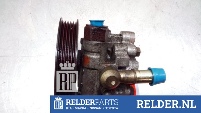 Gebruikte Pomp Servo Toyota RAV4 (A2) 2.0 D-4D 16V 4x4 Prijs € 45,00 Margeregeling aangeboden door Relder Parts B.V.