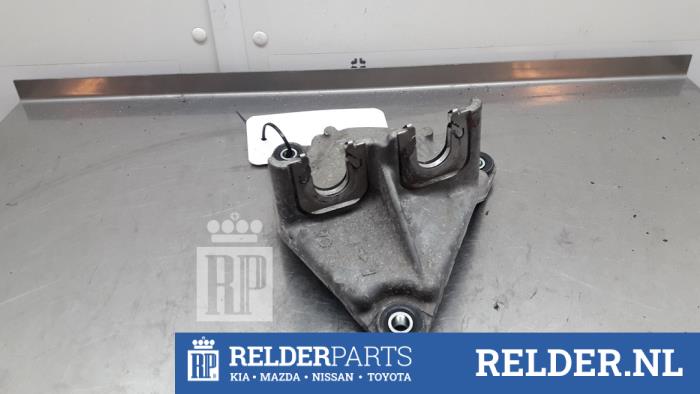 Gebruikte Versnellingsbak Steun Mazda 6 SportBreak (GJ/GH/GL) 2.0 Skyactiv G 145 16V Prijs € 35,00 Margeregeling aangeboden door Relder Parts B.V.