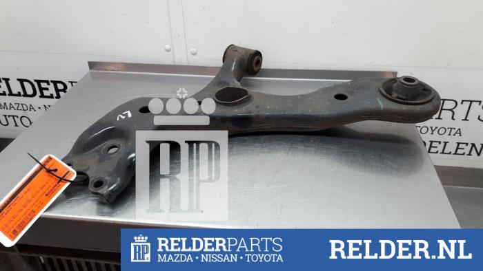 Draagarm links-voor Toyota Auris