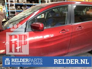 Gebruikte Portier 4Deurs links-voor Mazda 5 (CWA9) 2.0i 16V Prijs € 225,00 Margeregeling aangeboden door Relder Parts B.V.