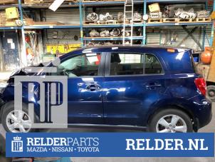 Gebruikte Schokdemperpoot links-voor Toyota Urban Cruiser 1.33 Dual VVT-I 16V 2WD Prijs € 60,00 Margeregeling aangeboden door Relder Parts B.V.