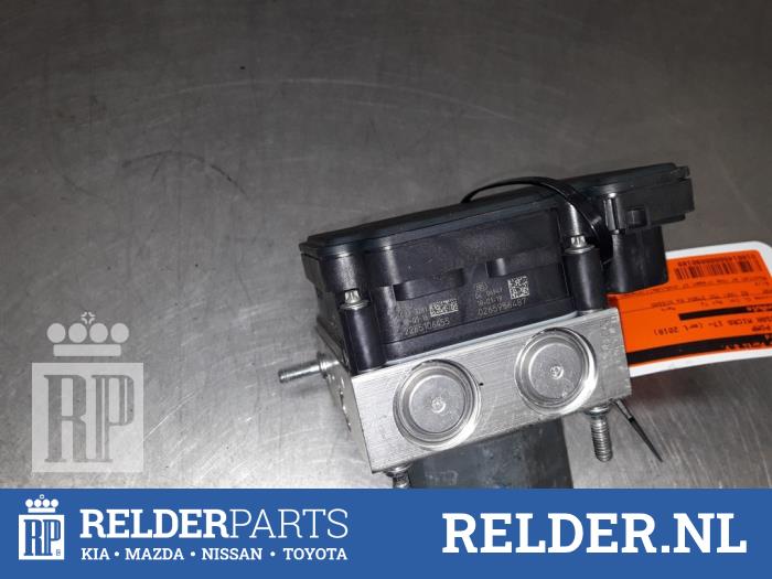 ABS Computer van een Nissan Micra (K14) 1.5 dCi 2018