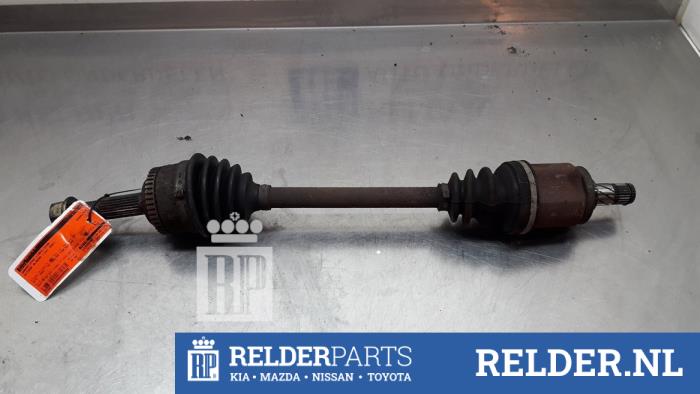 Gebruikte Steekas links-voor Nissan Almera (N16) 1.5 16V Prijs € 35,00 Margeregeling aangeboden door Relder Parts B.V.