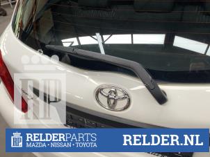 Gebruikte Ruitenwisserarm achter Toyota Yaris III (P13) 1.0 12V VVT-i Prijs € 15,00 Margeregeling aangeboden door Relder Parts B.V.