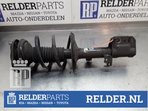 Gebruikte Schokdemperpoot links-voor Toyota Corolla Verso (R10/11) 2.2 D-4D 16V Prijs € 40,00 Margeregeling aangeboden door Relder Parts B.V.
