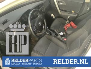 Gebruikte Veiligheidsgordel Insteek rechts-achter Toyota Auris (E18) 1.8 16V Hybrid Prijs € 25,00 Margeregeling aangeboden door Relder Parts B.V.