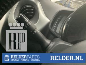 Gebruikte Pinker Schakelaar Toyota Aygo (B40) 1.0 12V VVT-i Prijs € 30,00 Margeregeling aangeboden door Relder Parts B.V.