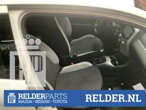 Gebruikte Interieur Bekledingsset Toyota Aygo (B40) 1.0 12V VVT-i Prijs € 250,00 Margeregeling aangeboden door Relder Parts B.V.