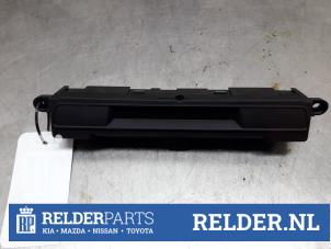 Gebruikte Display Interieur Mazda 2 (DJ/DL) 1.5 SkyActiv-G 90 Prijs € 75,00 Margeregeling aangeboden door Relder Parts B.V.