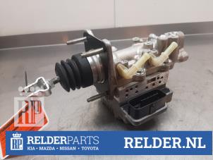 Gebruikte ABS Computer Toyota Yaris III (P13) 1.5 16V Hybrid Prijs € 75,00 Margeregeling aangeboden door Relder Parts B.V.