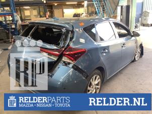 Gebruikte Gordelspanner rechts Toyota Auris (E18) 1.8 16V Hybrid Prijs € 125,00 Margeregeling aangeboden door Relder Parts B.V.