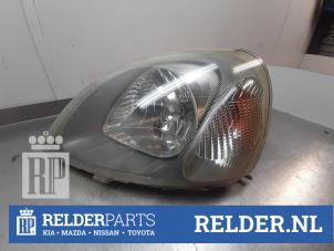 Gebruikte Koplamp links Toyota Yaris (P1) 1.0 16V VVT-i Prijs € 45,00 Margeregeling aangeboden door Relder Parts B.V.