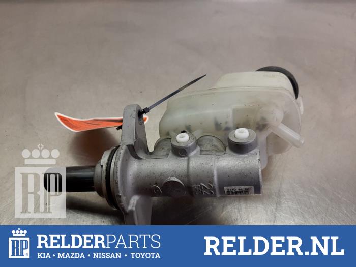 Gebruikte Hoofdremcilinder Toyota RAV4 (A3) 2.2 D-4D 16V 4x4 Prijs € 35,00 Margeregeling aangeboden door Relder Parts B.V.