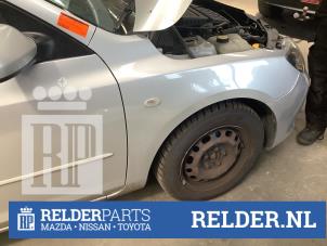Gebruikte Scherm rechts-voor Mazda 3 Sport (BK14) 1.3i 16V Prijs € 70,00 Margeregeling aangeboden door Relder Parts B.V.