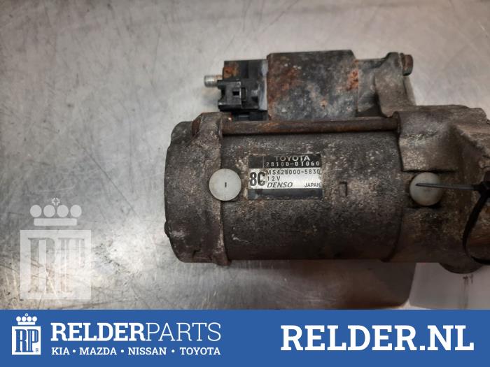 Startmotor van een Toyota Verso 1.8 16V VVT-i 2011