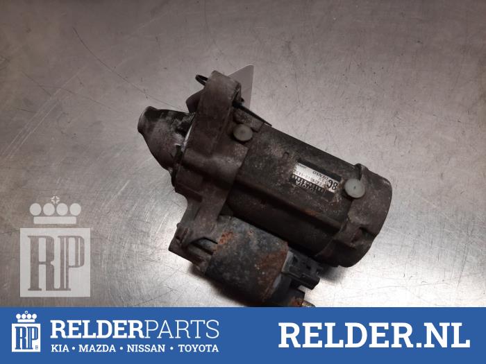 Startmotor van een Toyota Verso 1.8 16V VVT-i 2011
