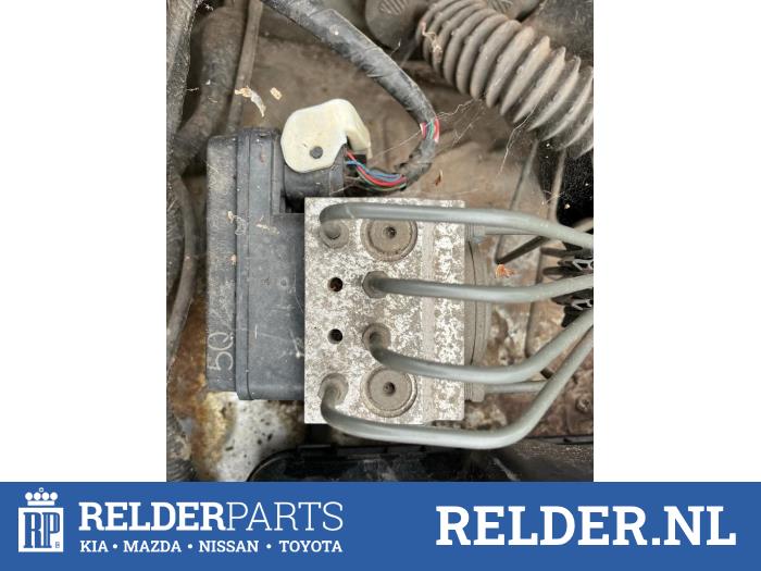 Gebruikte Computer ABS Toyota Land Cruiser (J12) 3.0 D-4D 16V Prijs € 100,00 Margeregeling aangeboden door Relder Parts B.V.