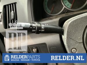 Gebruikte Pinker Schakelaar Toyota Corolla Verso (R10/11) 1.8 16V VVT-i Prijs € 25,00 Margeregeling aangeboden door Relder Parts B.V.