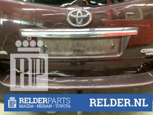 Gebruikte Handgreep Achterklep Toyota Corolla Verso (R10/11) 1.8 16V VVT-i Prijs € 25,00 Margeregeling aangeboden door Relder Parts B.V.