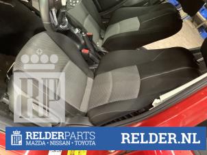 Gebruikte Voorstoel links Mazda 2 (DJ/DL) 1.5 SkyActiv-G 90 Prijs € 75,00 Margeregeling aangeboden door Relder Parts B.V.