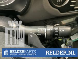 Gebruikte Ruitenwis Schakelaar Toyota Yaris III (P13) 1.5 16V Dual VVT-iE Prijs € 25,00 Margeregeling aangeboden door Relder Parts B.V.