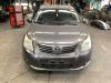 Startmotor van een Toyota Avensis Wagon (T27) 2.0 16V D-4D-F 2011
