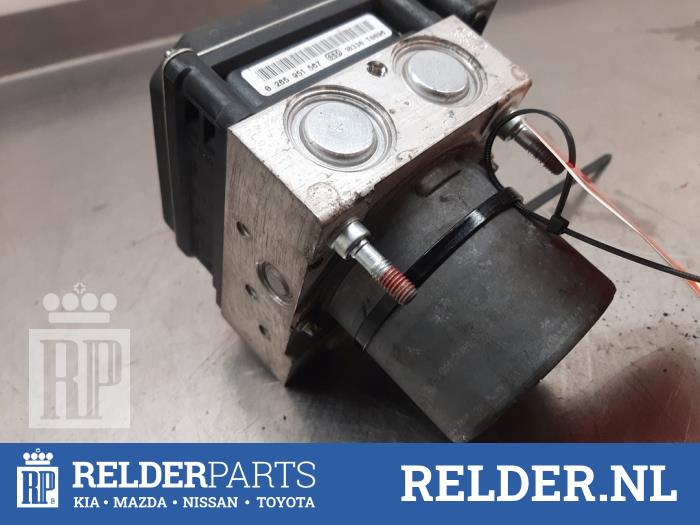 Gebruikte ABS Pomp Toyota Avensis Wagon (T27) 2.0 16V D-4D-F Prijs € 90,00 Margeregeling aangeboden door Relder Parts B.V.