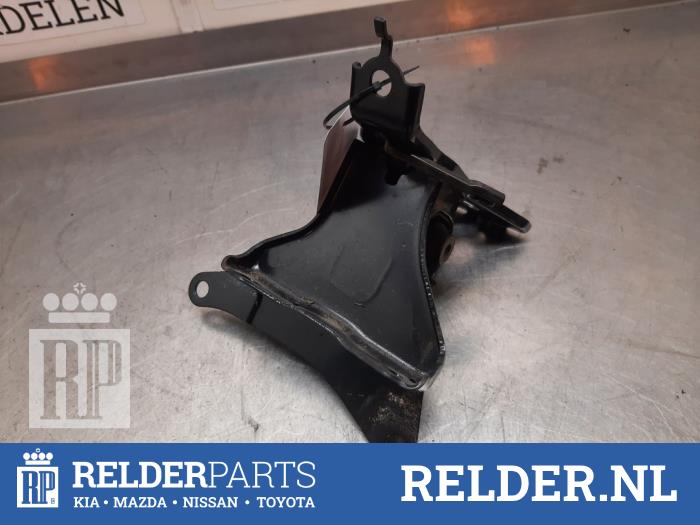 Gebruikte Motorrubber Toyota Yaris III (P13) 1.5 16V Dual VVT-iE Prijs € 35,00 Margeregeling aangeboden door Relder Parts B.V.